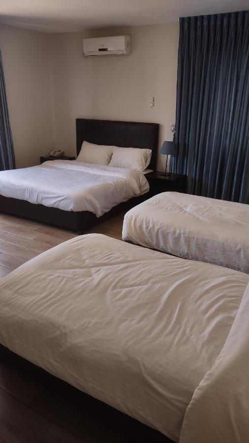 Black Iris Hotel Madaba Exterior foto