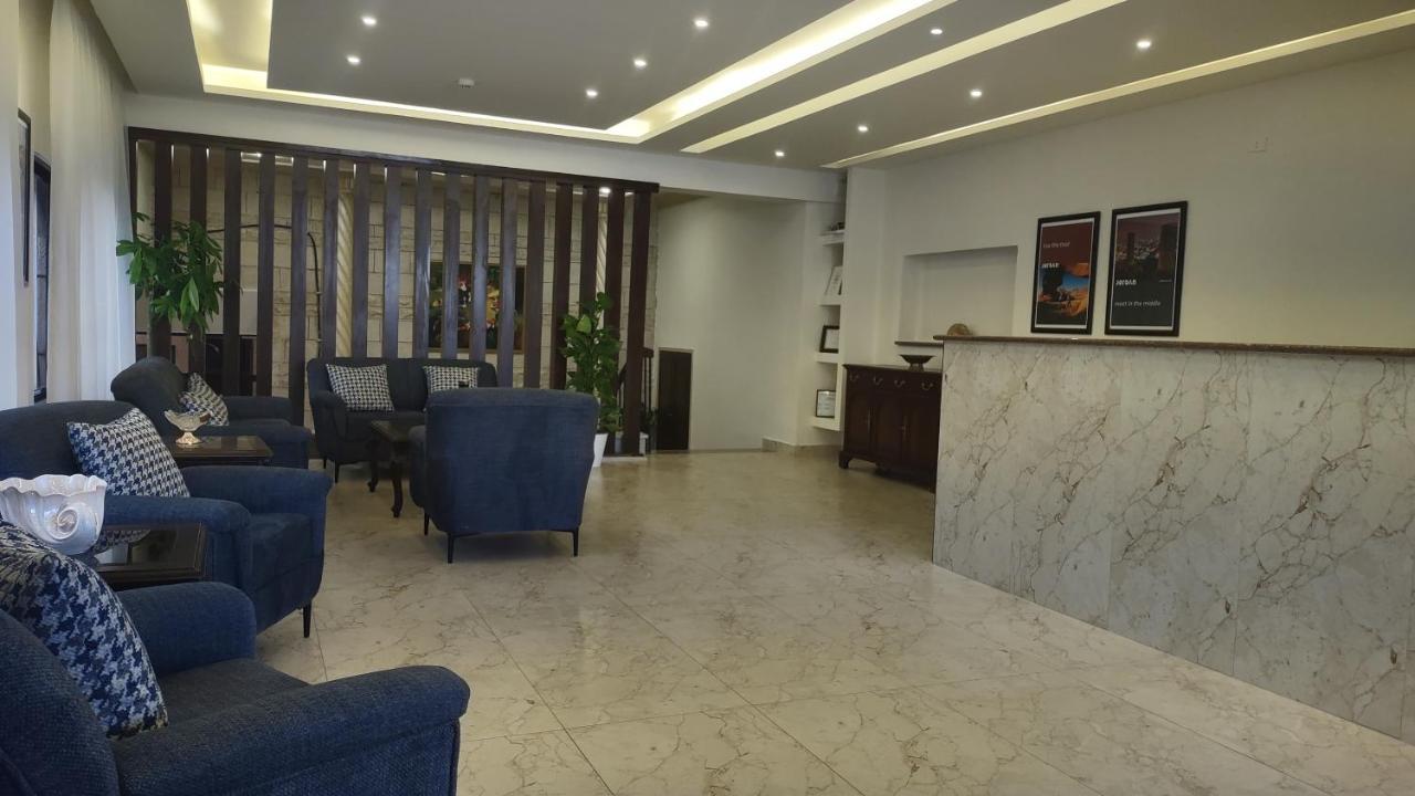 Black Iris Hotel Madaba Exterior foto