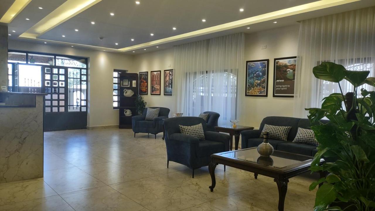 Black Iris Hotel Madaba Exterior foto