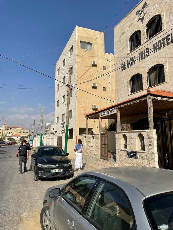 Black Iris Hotel Madaba Exterior foto