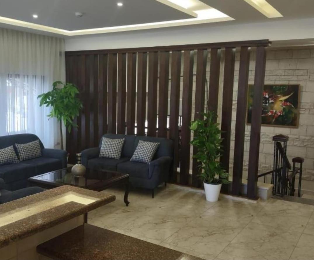 Black Iris Hotel Madaba Exterior foto